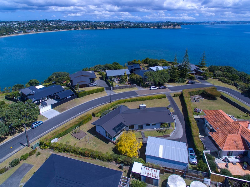 13 The Crescent, Tindalls Beach, Whangaparaoa - Carousel 1