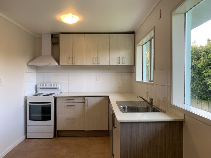 8/66 Astley Avenue, New Lynn, Auckland - Carousel 1