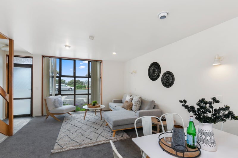 7A Tamahine Street, Maupuia, Wellington - Carousel 1