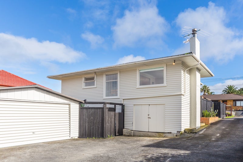 2/63 Halver Road, Hillpark, Auckland - Carousel 20