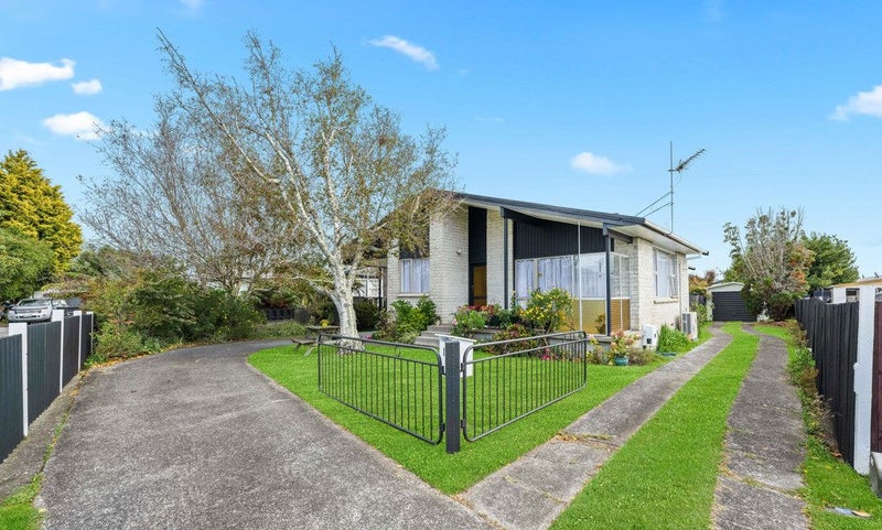 13 Marion Place, Deanwell, Hamilton - Carousel 1