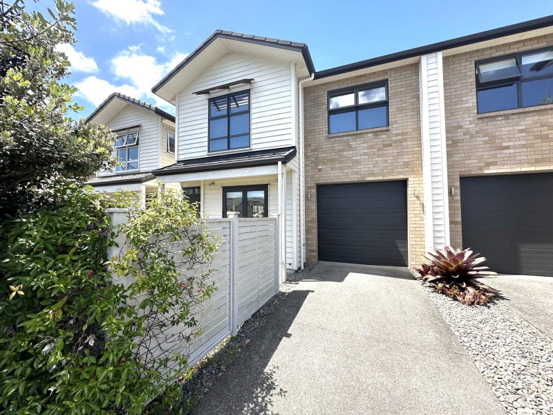 32 Tauoma Crescent, Stonefields, Auckland - Carousel 1