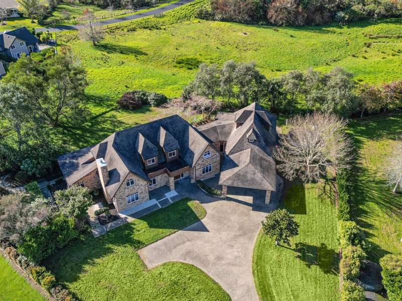 24 Lynwood Grove, Albany - Carousel 2