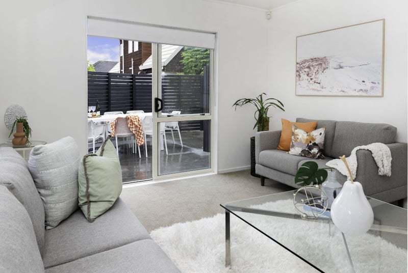 2/96 Frank Nobilo Drive, Golflands, Auckland - Carousel 2