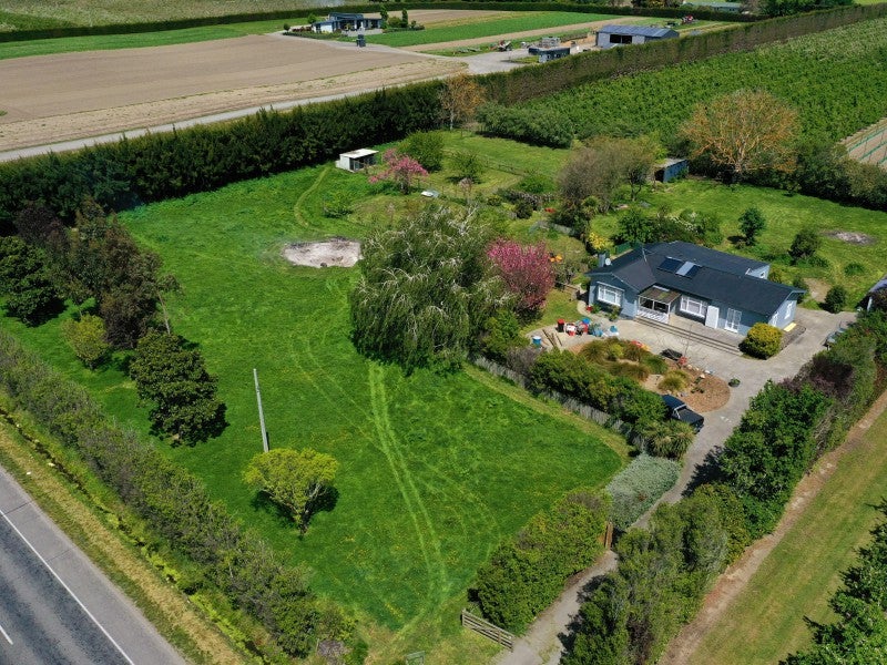 87 York Road, Longlands, Hastings - Carousel 1