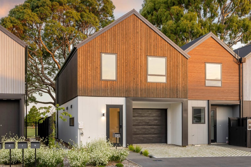 11 Malaga Crescent, Harewood, Christchurch - Carousel 1