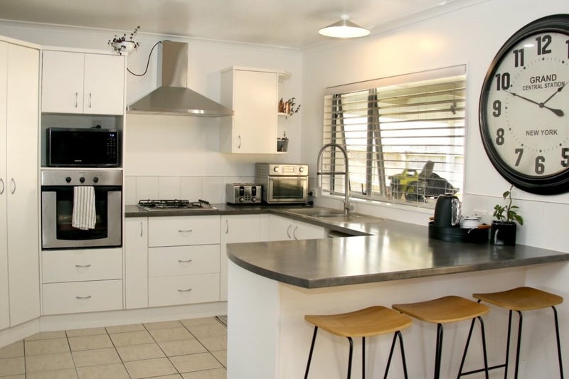 8 Rene Way, Huntington, Hamilton - Carousel 2