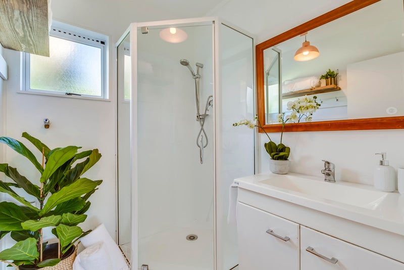 22 Kennedy Road, Surfdale, Waiheke Island - Carousel 25