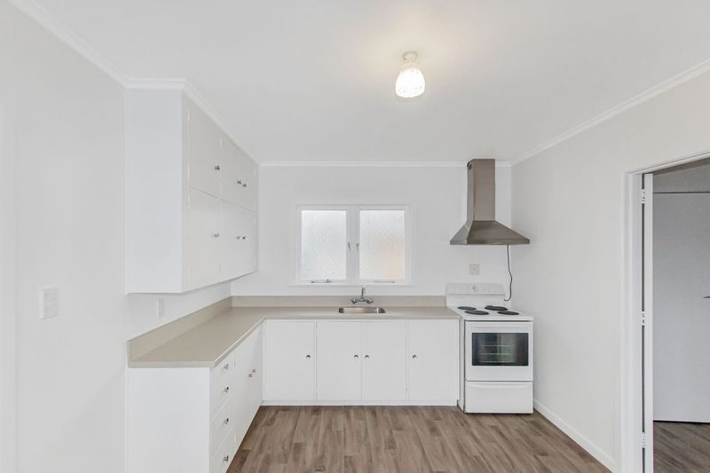 10 Greenmeadows Avenue, Manurewa East, Auckland - Carousel 2