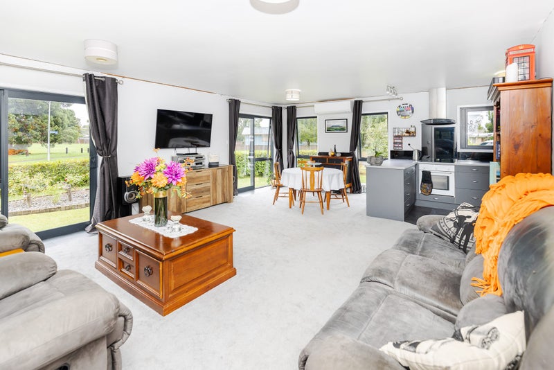 25 Odlin Crescent, Nawton, Hamilton - Carousel 1