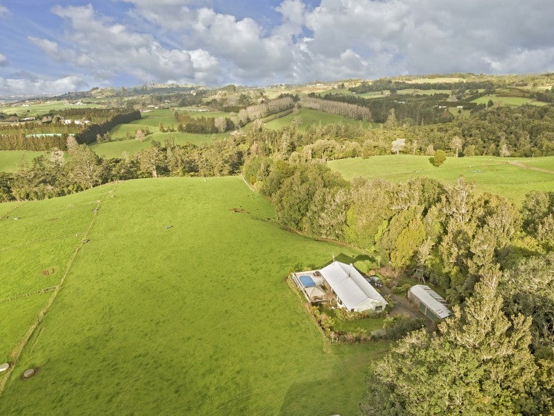 695D Esdaile Road, Whakamarama - Carousel 1