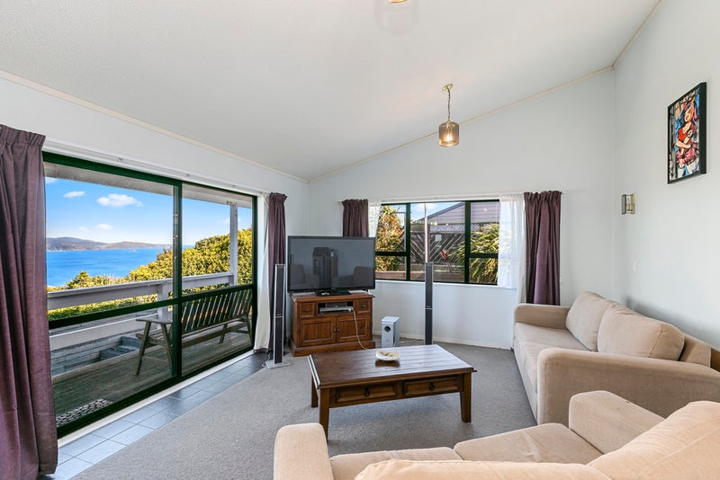 2/7 Jasmine Grove, Maungaraki, Lower Hutt - Carousel 2