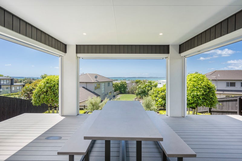 12 Thistle Close, Beachlands, Auckland - Carousel 2