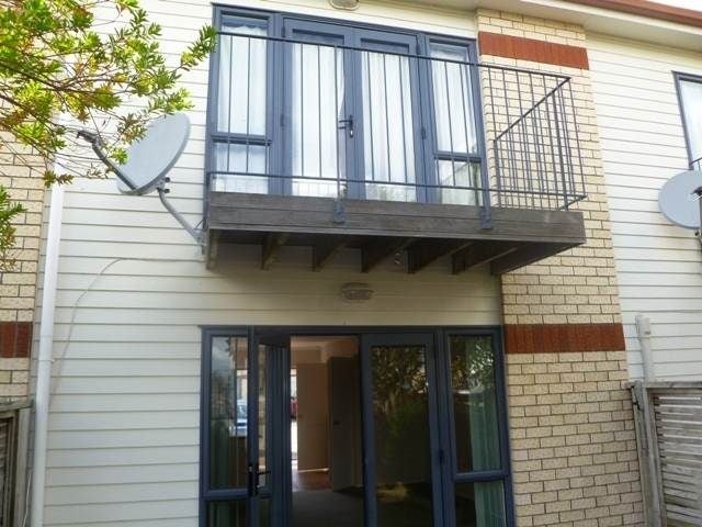 13/3 Ambrico Place, New Lynn, Auckland - Carousel 8