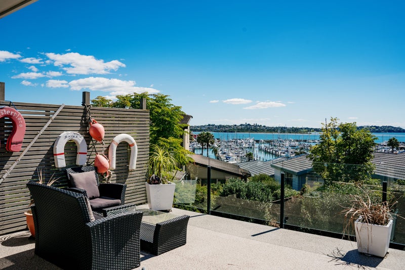 2/89 Takutai Avenue, Half Moon Bay, Auckland - Carousel 1