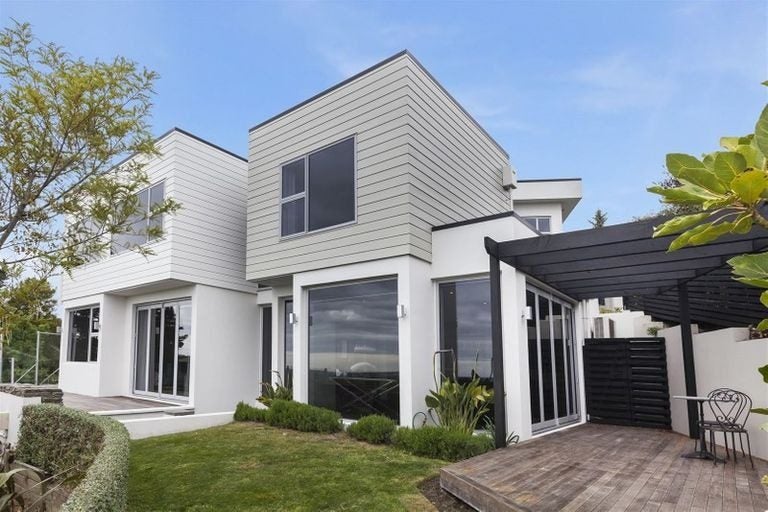2A Foxfield Lane, Westmorland, Christchurch - Carousel 1