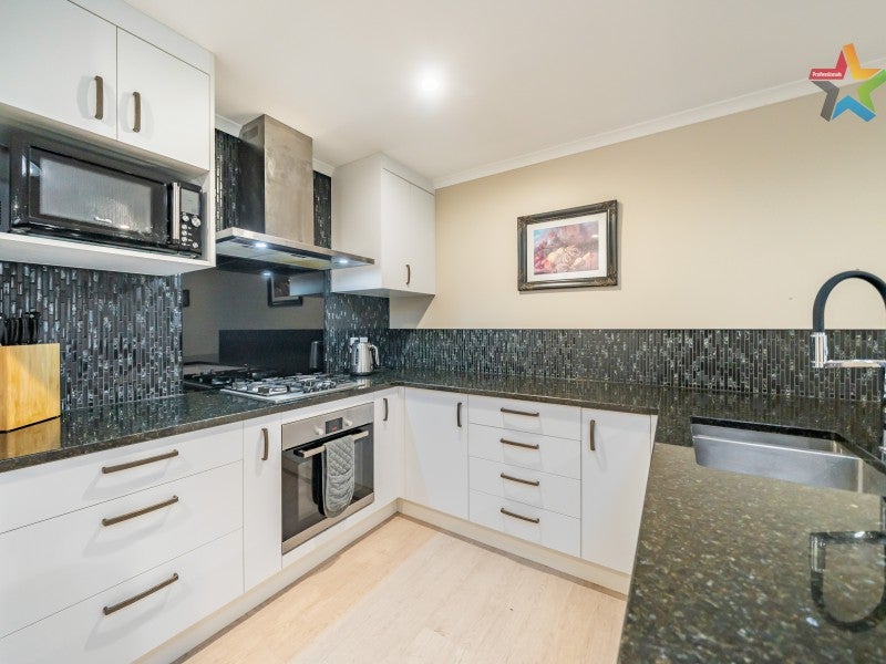 6 Jack Vaughan Grove, Wainuiomata, Lower Hutt - Carousel 2