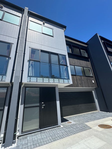 81B Wheturangi Road, Greenlane, Auckland - Carousel 1