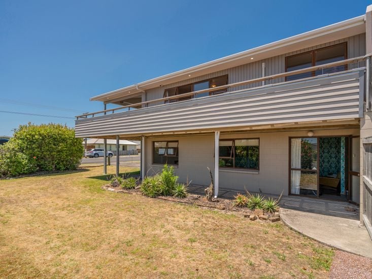 301 Ocean Road, Whangamatā - Carousel 32