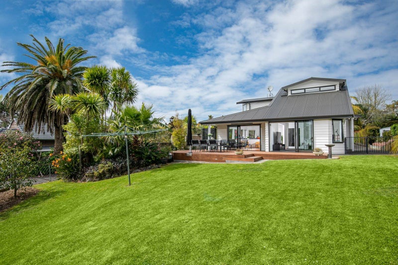 73 Penzance Road, Mairangi Bay, Auckland - Carousel 2