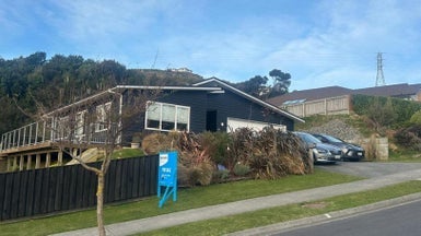 208 Navigation Drive, Whitby, Porirua - Carousel 1