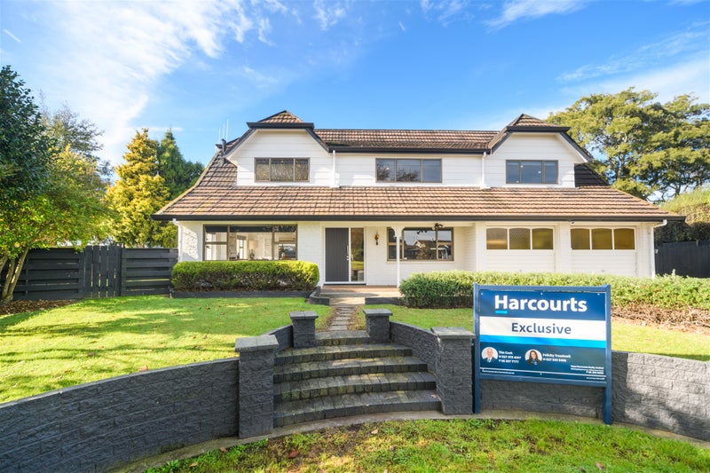 2 Carbine Court, Awapuni, Palmerston North - Carousel 1