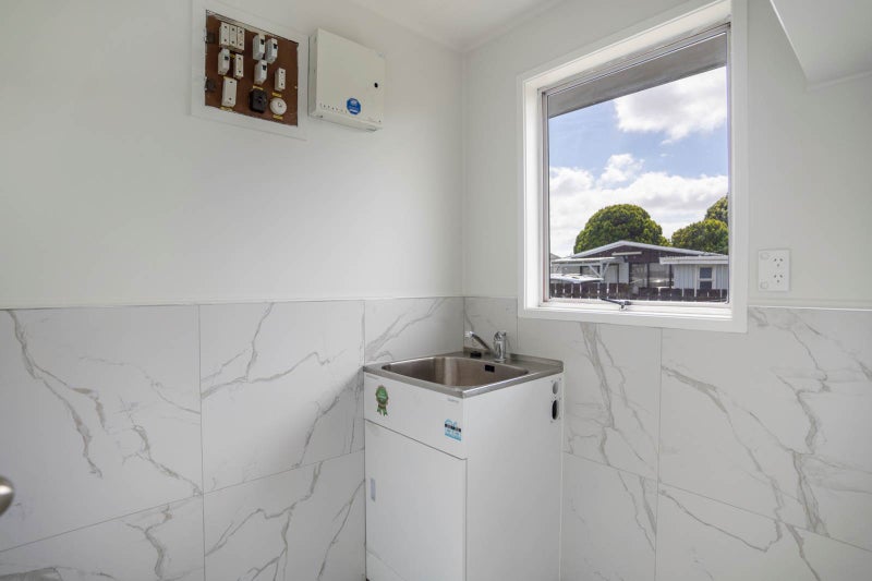 8 Rimini Place, Clover Park, Auckland - Carousel 19