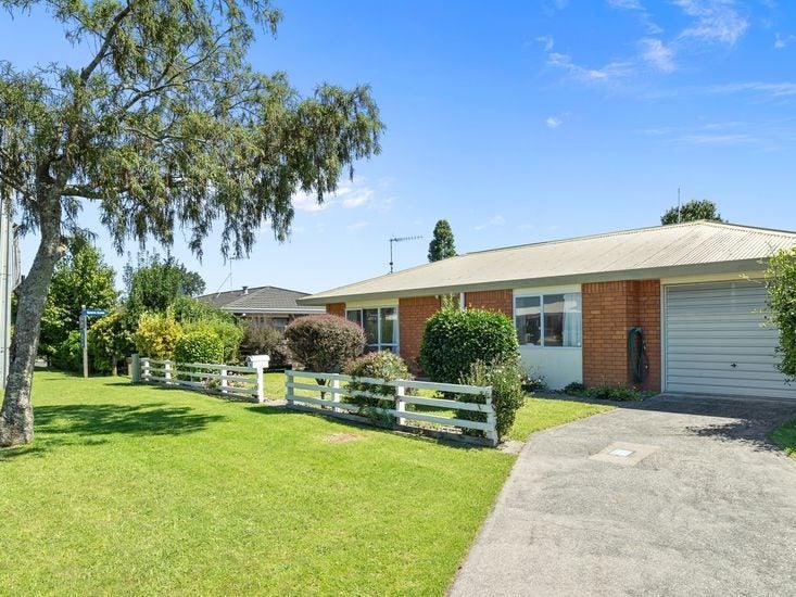 14 Pemberton Crescent, Greerton, Tauranga - Carousel 2