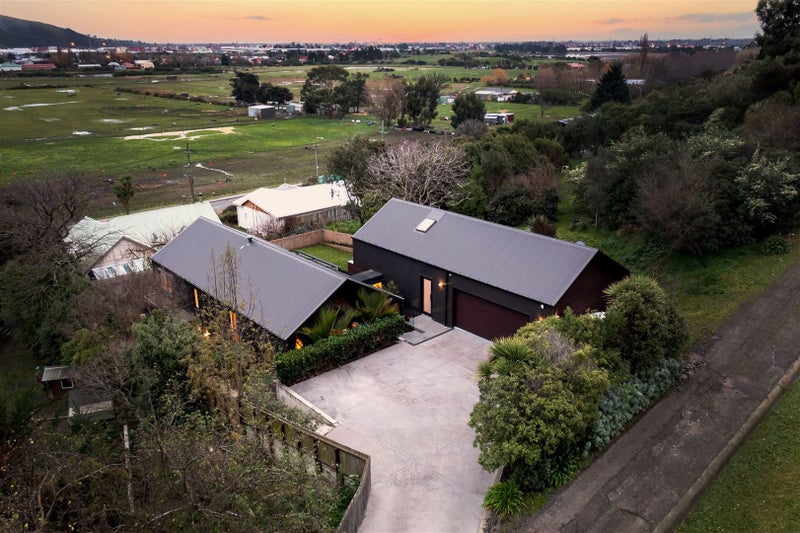 2 Hammerton Lane, Heathcote Valley, Christchurch - Carousel 22