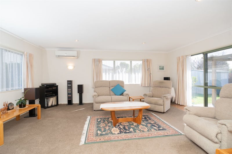 26 Admiral Crescent, Flagstaff, Hamilton - Carousel 2