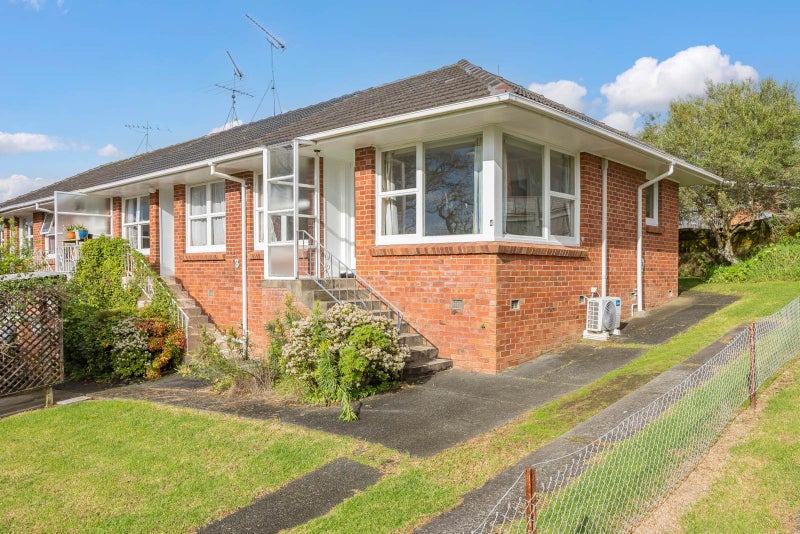 4/9 Lenihan Street, Northcote, Auckland - Carousel 1