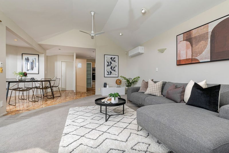 2/28 East Coast Road, Milford, Auckland - Carousel 2