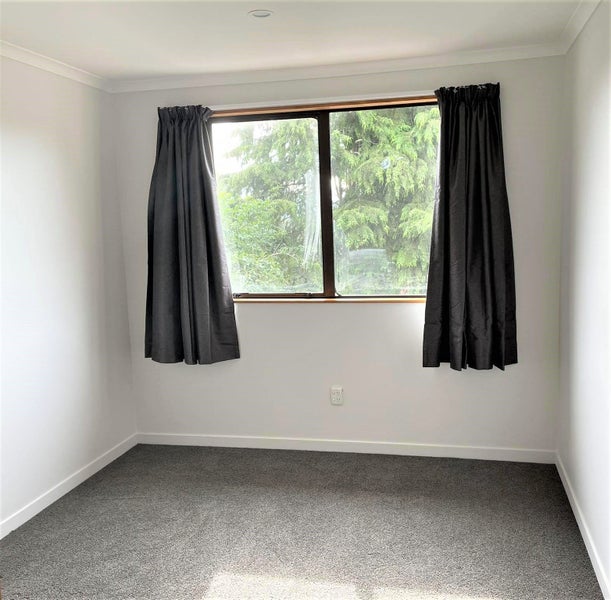 1/204 Whites Line East, Waiwhetu, Lower Hutt - Carousel 15