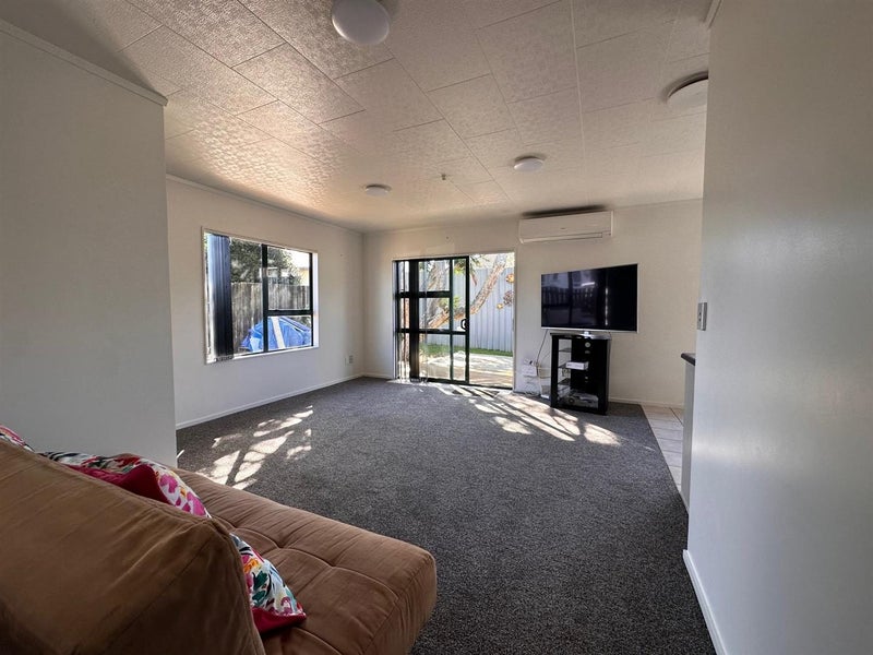 3/6 Fleming Street, Manurewa East, Auckland - Carousel 2