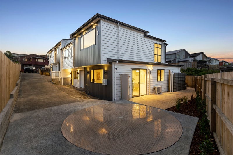 79D Granville Drive, Massey, Auckland - Carousel 1