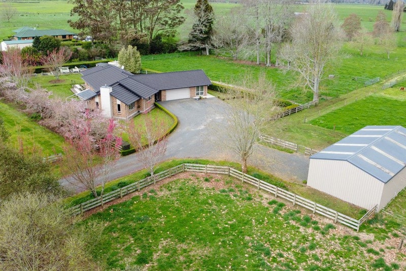 75 Robson Road, Hamilton - Carousel 1