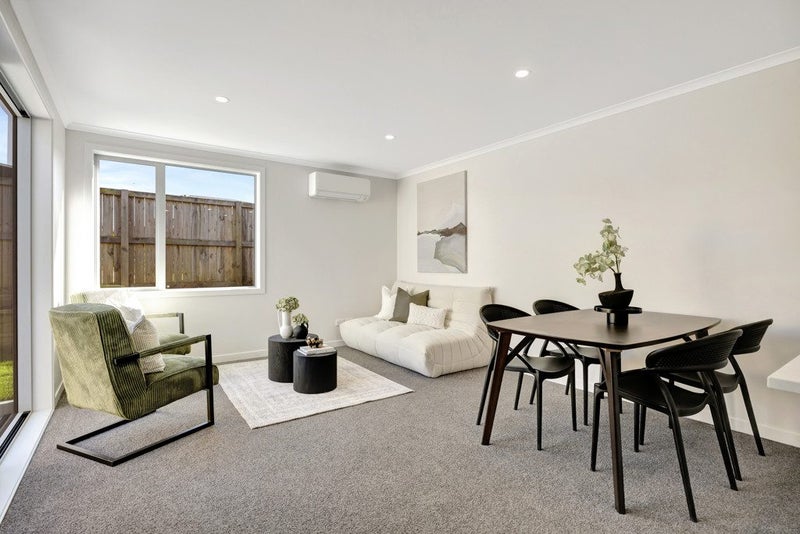 2/290 Dixon Road, Fitzroy, Hamilton - Carousel 1