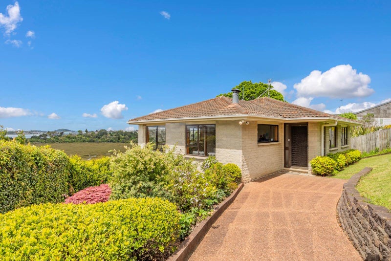 2/69 College Road, Northcote, Auckland - Carousel 2