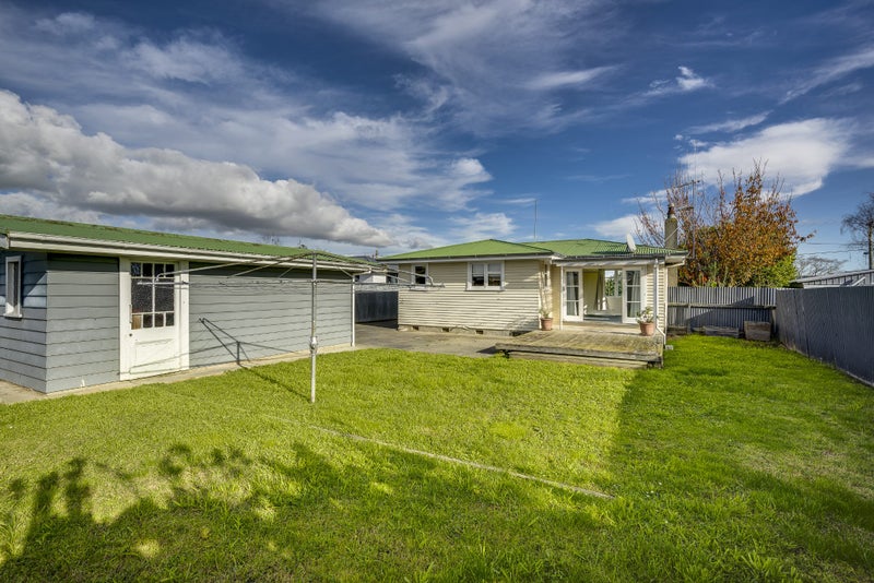 8 Barnard Avenue, Maraenui, Napier - Carousel 1