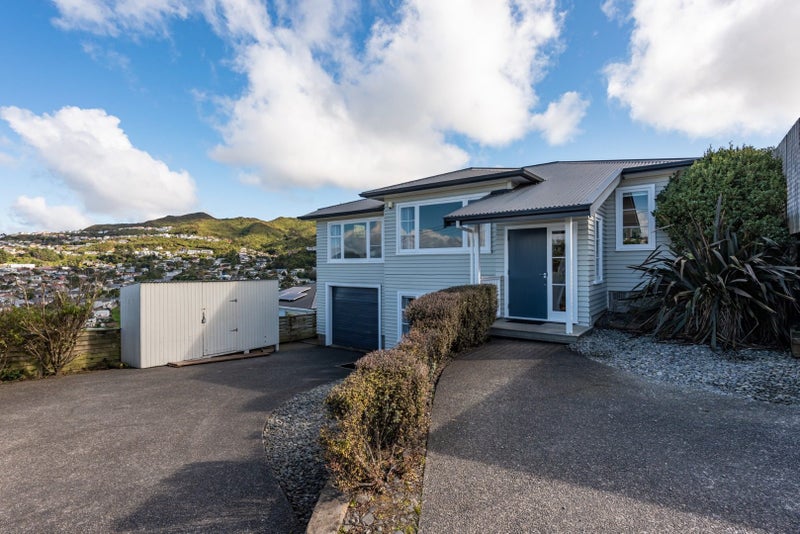 32 Prospect Terrace, Johnsonville, Wellington - Carousel 1