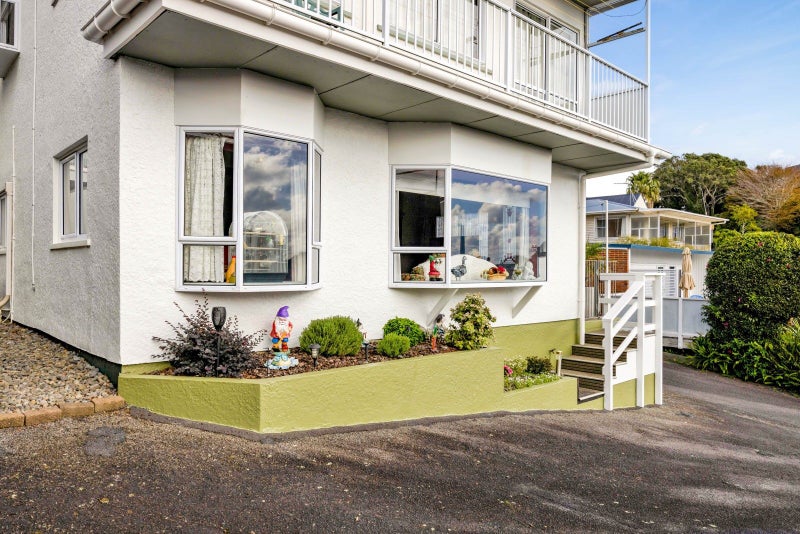 1/422 Devon Street West, Lynmouth, New Plymouth - Carousel 2