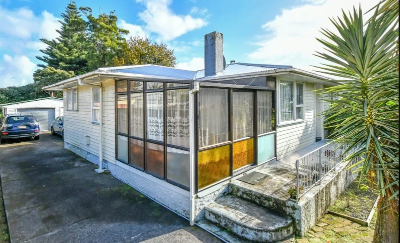 35 Ashgrove Road, Mangere, Auckland - Carousel 1