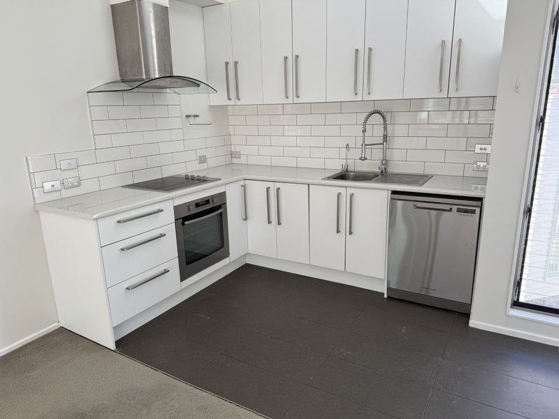 A5/15 Scanlan Street, Grey Lynn, Auckland - Carousel 2