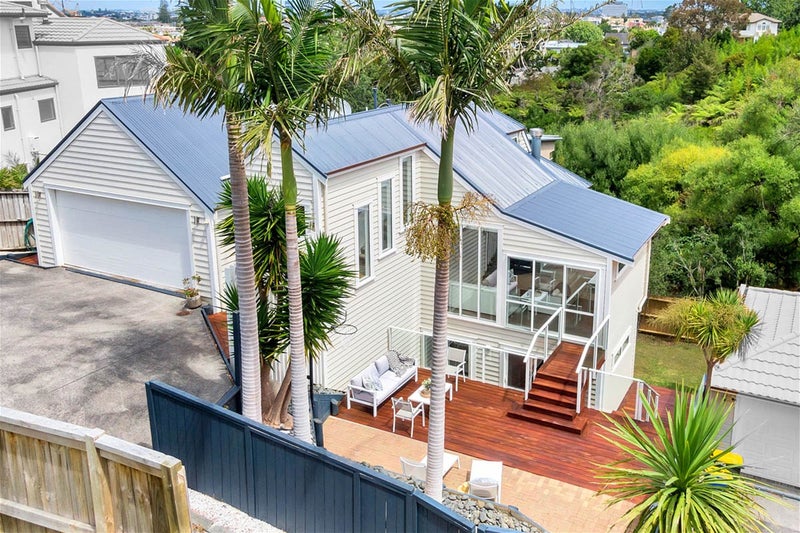 32K Parr Terrace, Castor Bay, Auckland - Carousel 1