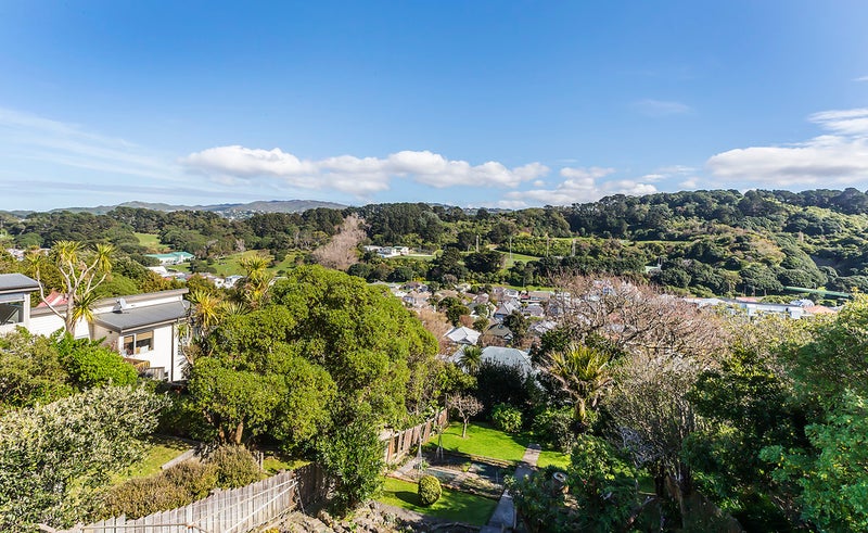 36 Overtoun Terrace, Hataitai, Wellington - Carousel 2