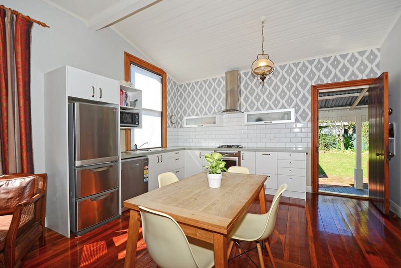 20 Riddlers Crescent, Petone, Lower Hutt - Carousel 2