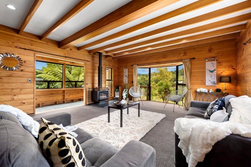 9 Edmund Lomas Grove, Birchville, Upper Hutt - Carousel 2