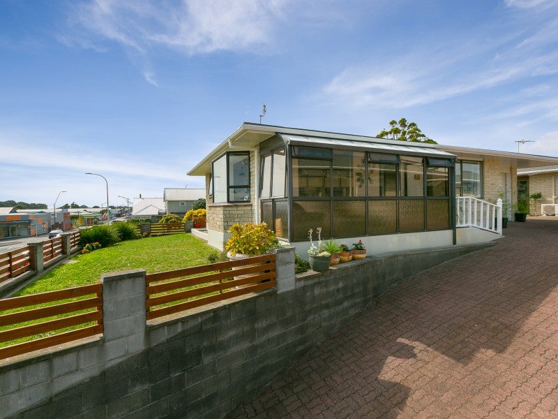 506 Devon Street East, Strandon, New Plymouth - Carousel 2