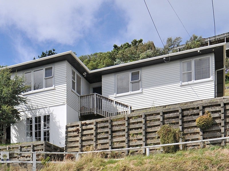37 Bedford Street, Northland, Wellington - Carousel 1