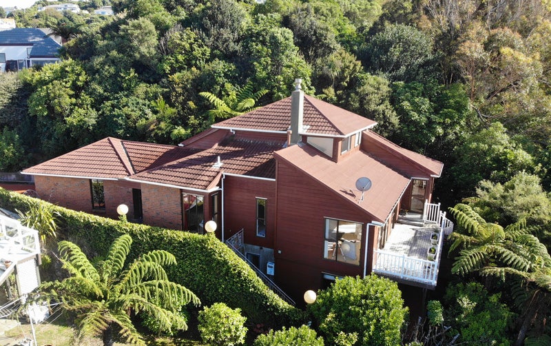 27 Rama Crescent, Khandallah, Wellington - Carousel 1